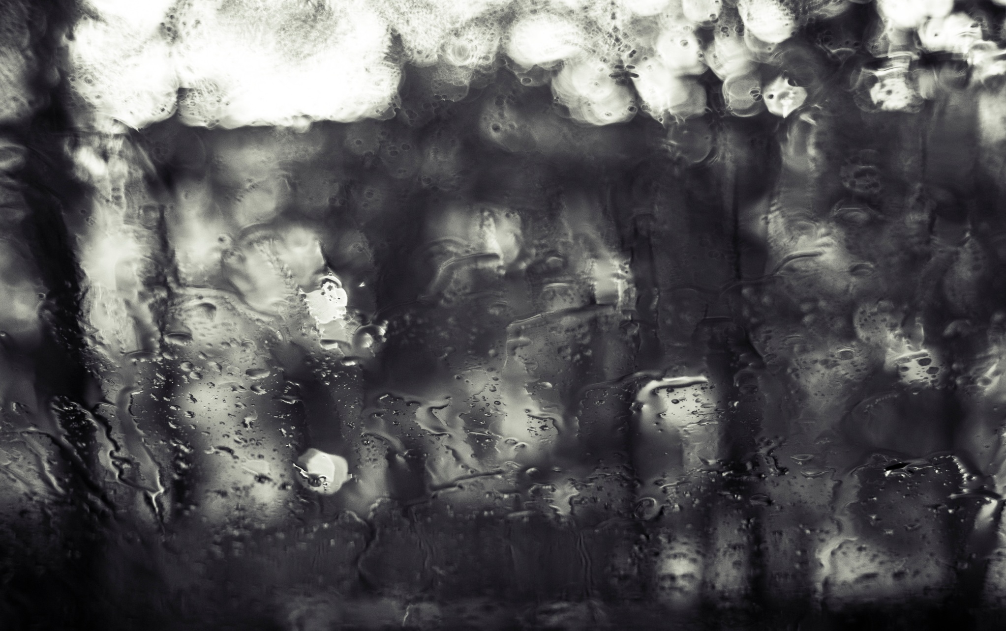 Черный дождь 1. Темный дождь. Дождь на черном фоне. Влажность текстура. Дождь на черном фоне видео.